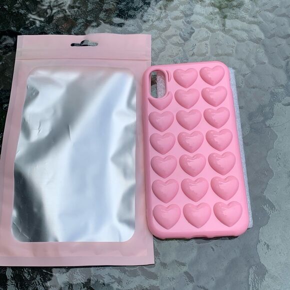Custom iPhone X/XS silicone heart case - Picture 1 of 2